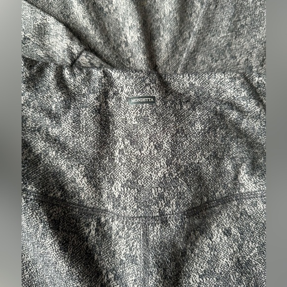 Mondetta‎ Gray Two-Piece Activewear Set - Picture 7 of 8